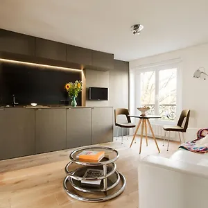 Le Marais Calme Et Lumineux Apartment